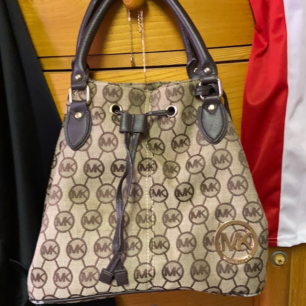 Michael Kors pocketbook